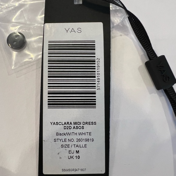 Y.A.S. Clara Midi Ditsy Floral Dress In Black and White Belt Missing Medium ASOS - Picture 11 of 13